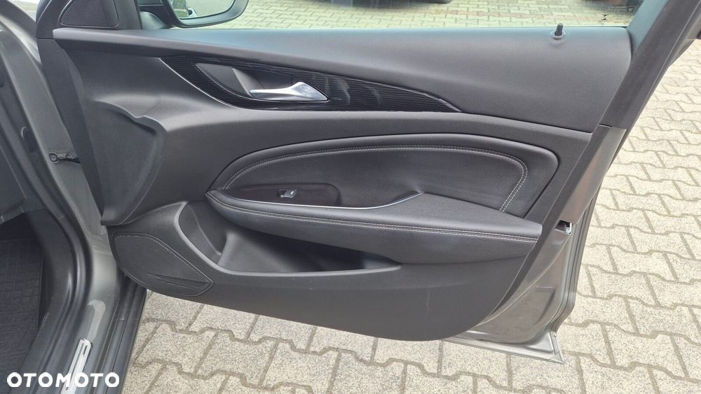 Opel Insignia - 17