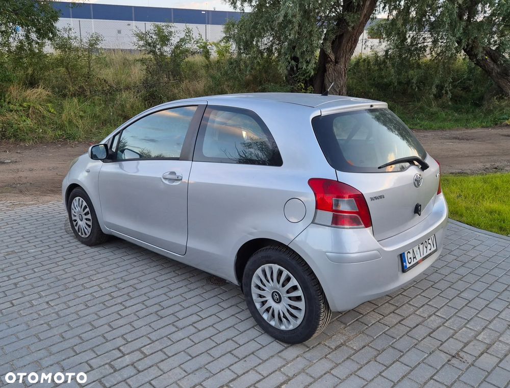 Toyota Yaris 1.33 Luna - 2