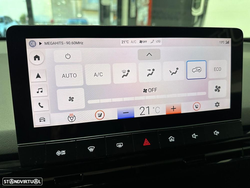 MG MG4 64 kWh Luxury - 37