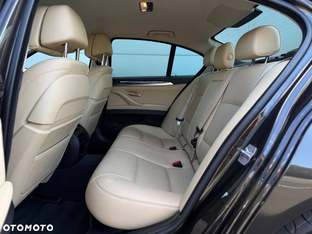 BMW Seria 5 520d xDrive Sport - 29