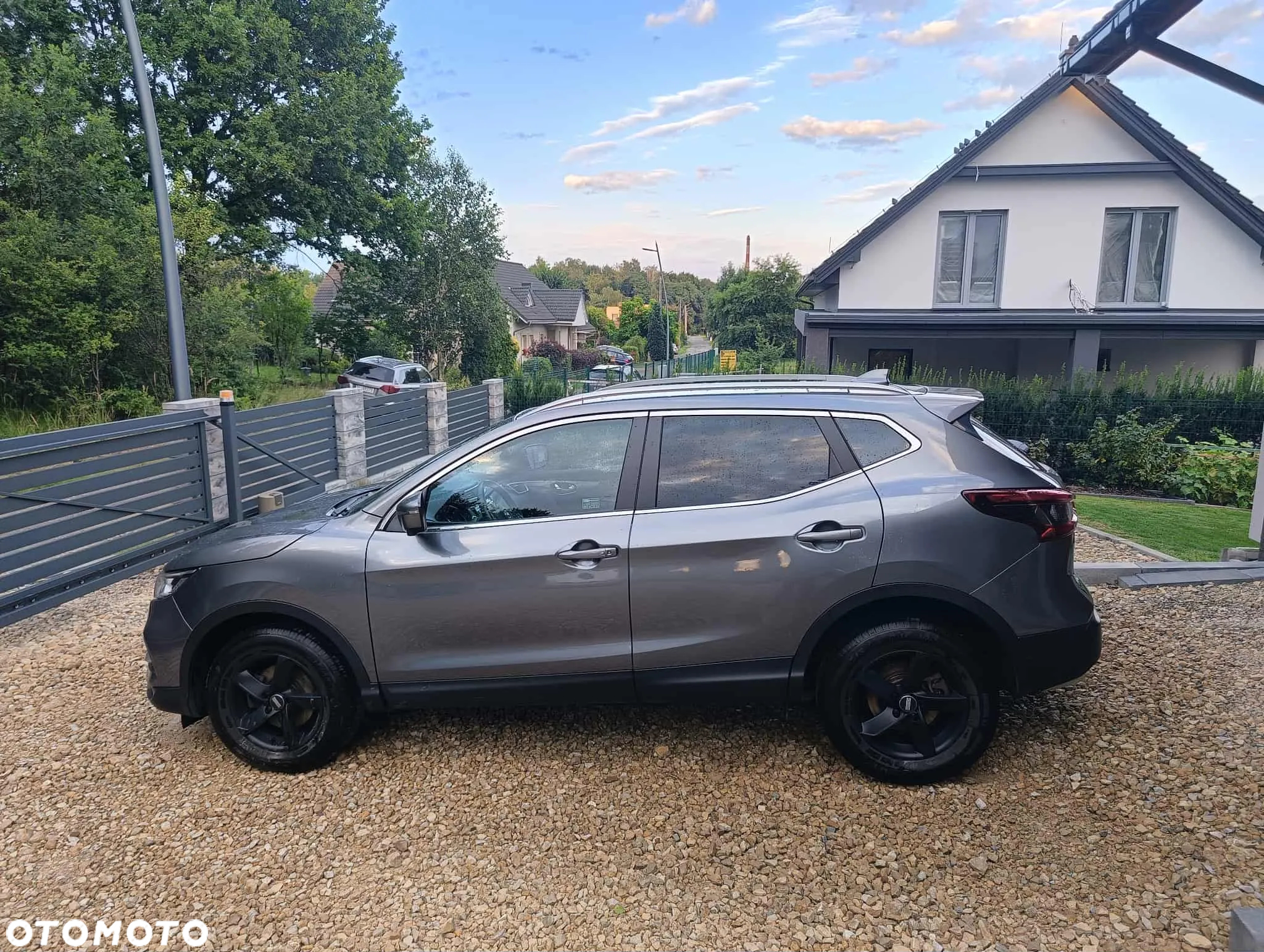 Nissan Qashqai 1.3 DIG-T N-Connecta DCT - 4
