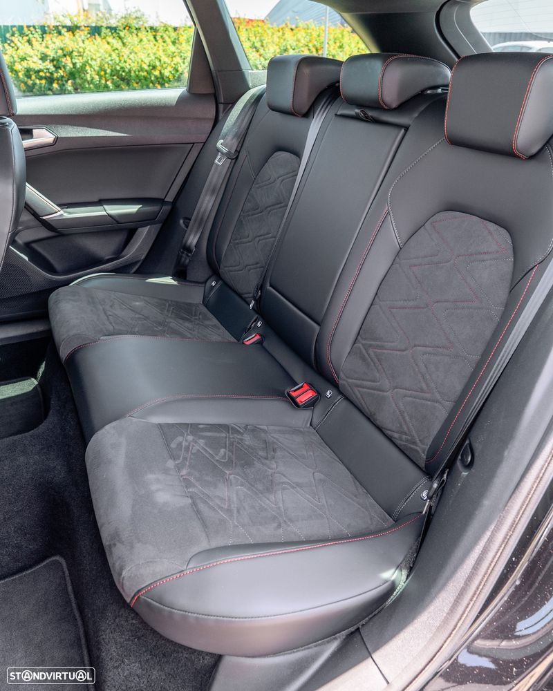 SEAT Leon ST 1.5 e-Hybrid DSG FR Black Edition - 14
