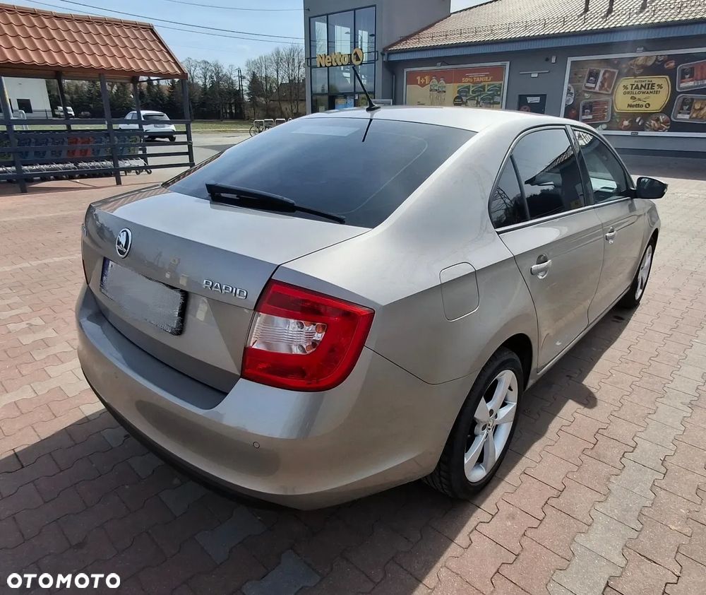Skoda RAPID 1.2 TSI Ambition - 4