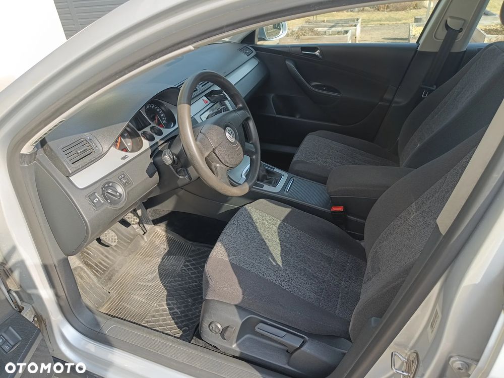 Volkswagen Passat 1.9 TDI Comfortline - 21