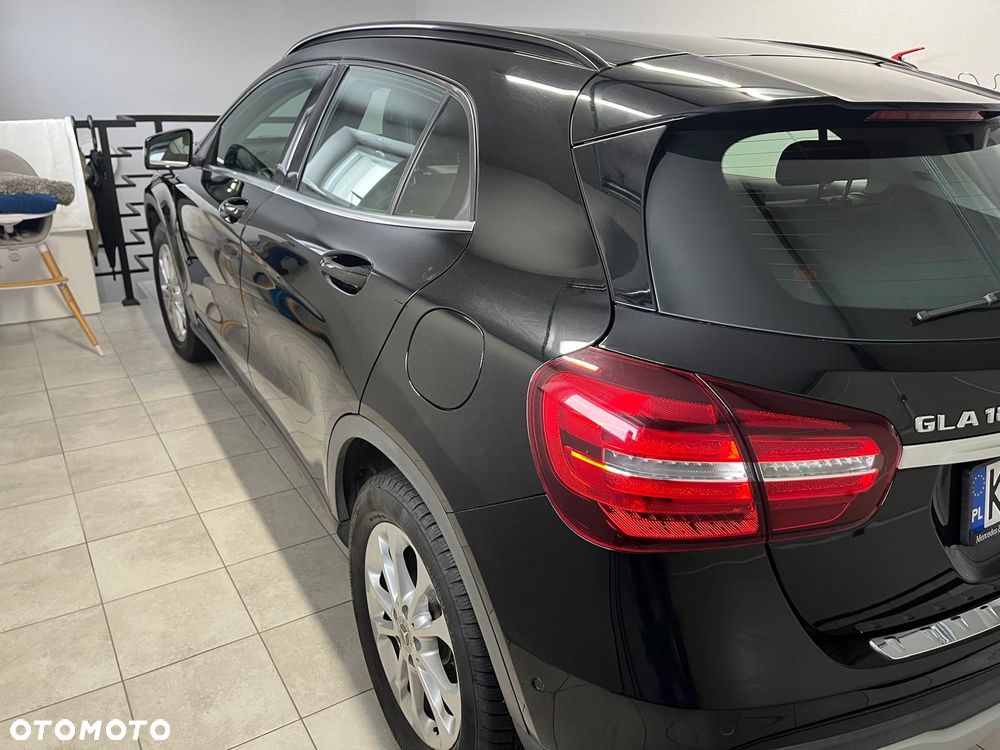 Mercedes-Benz GLA 180 7G-DCT Style - 3