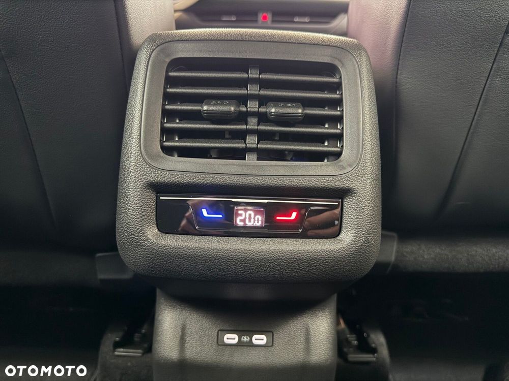 Volkswagen T-Roc 1.5 eTSI Style DSG - 11