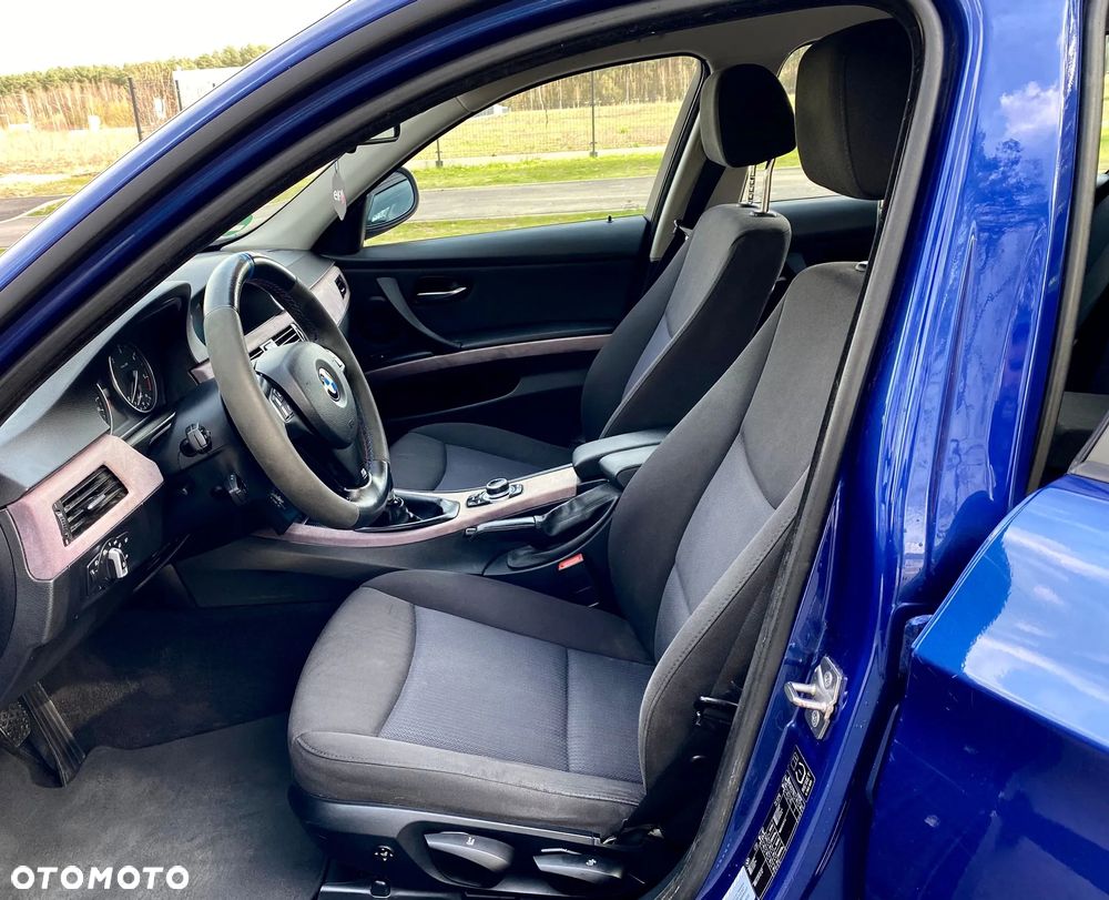 BMW Seria 3 318d DPF Edition Exclusive - 11
