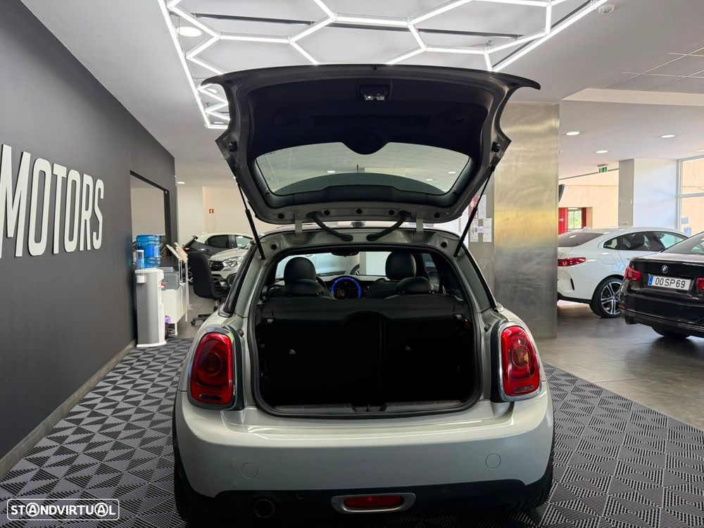 MINI 3 Portas Cooper D Auto - 9