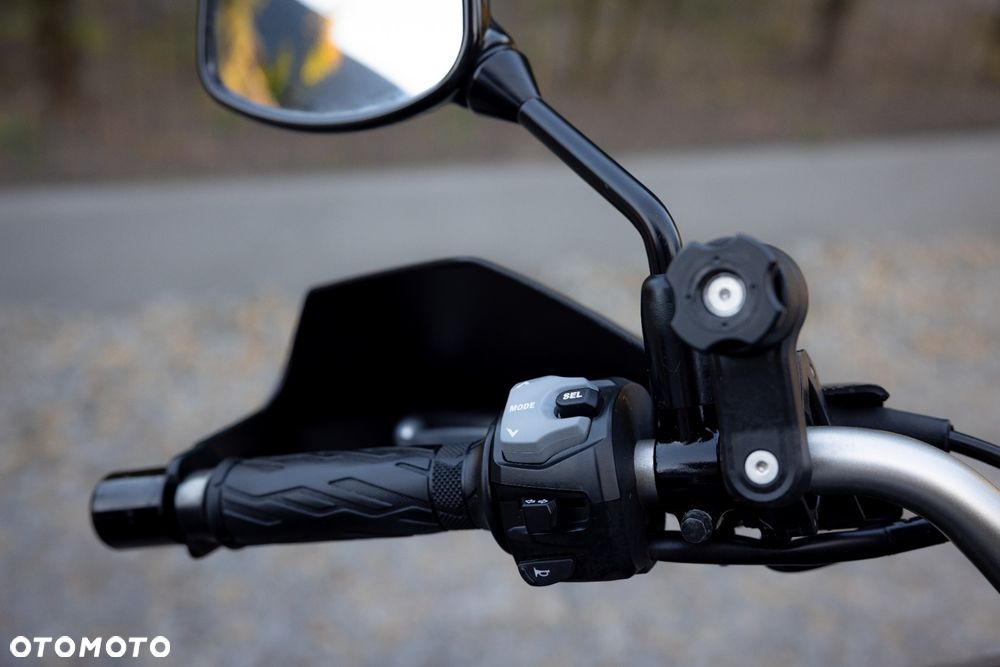 Suzuki V-STROM - 18