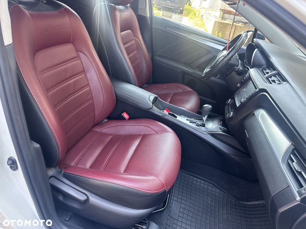 Toyota Avensis 1.8 Selection MS - 14