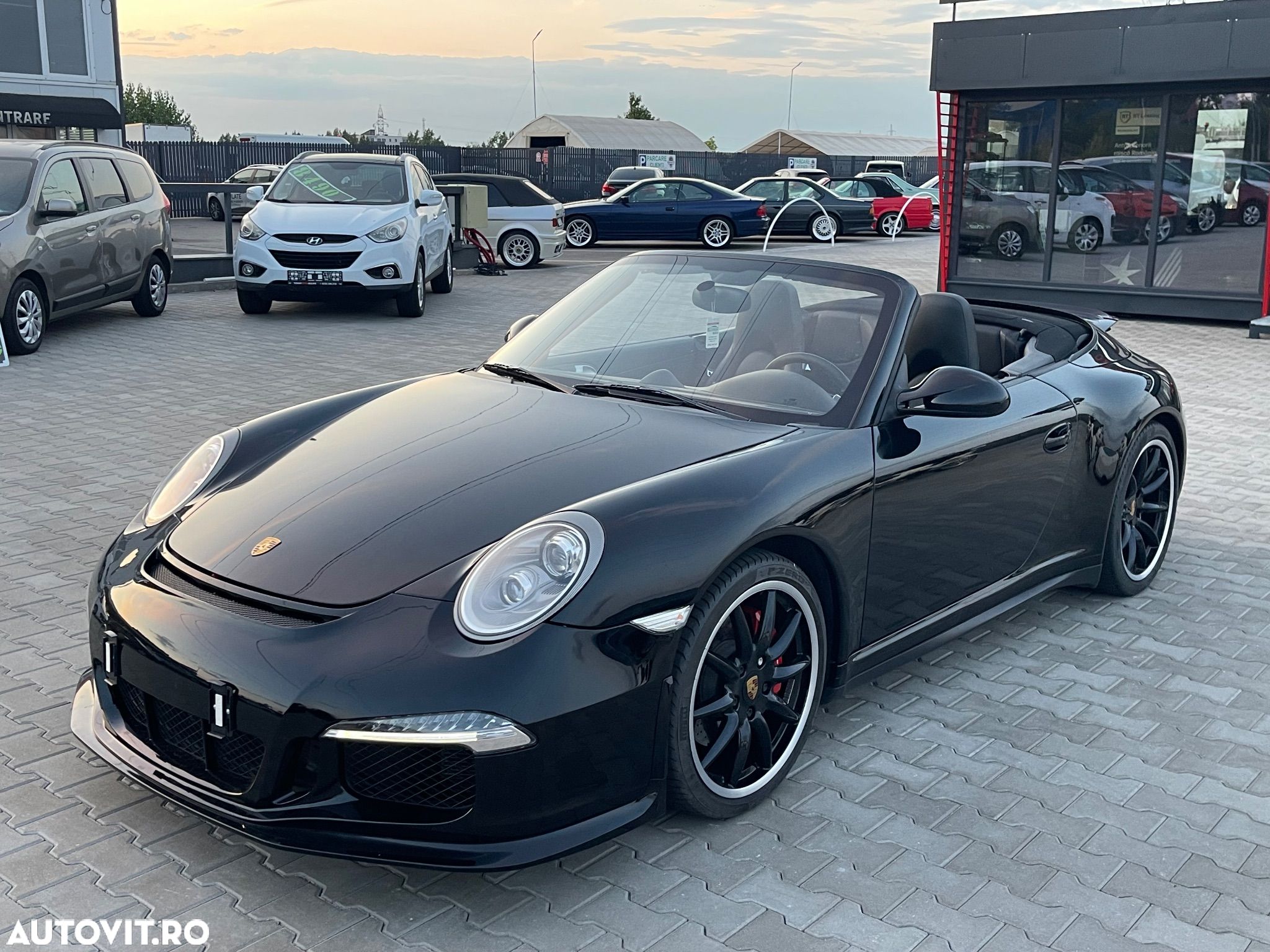 Porsche 911 Carrera 4 GTS PDK - 1