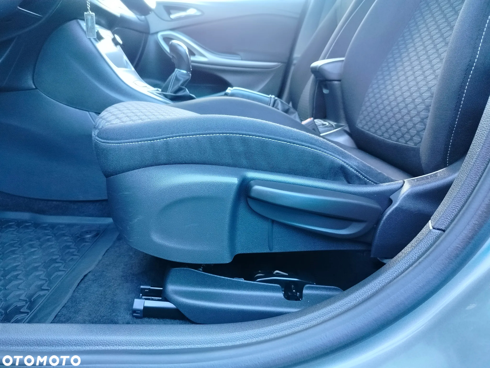 Opel Astra V 1.4 T Enjoy S&S - 12