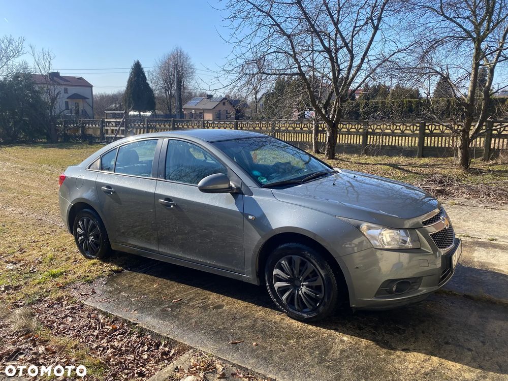 Chevrolet Cruze 1.6 - 2