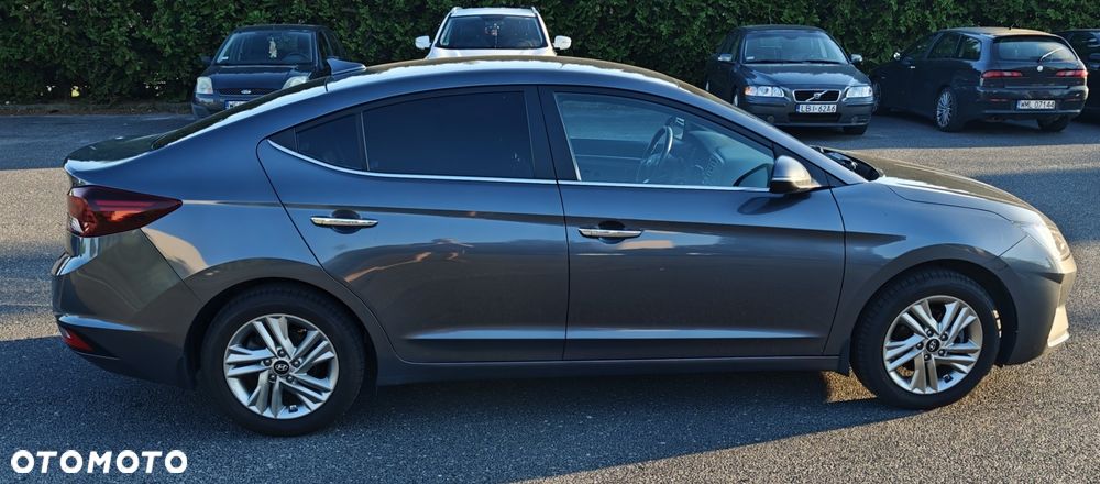 Hyundai Elantra - 5