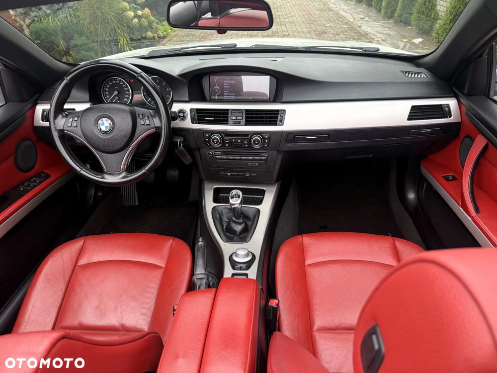 BMW Seria 3 320i Cabrio - 13