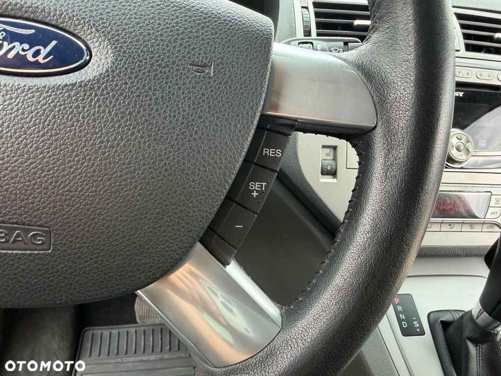 Ford Kuga 2.0 TDCi 4x4 Titanium - 18