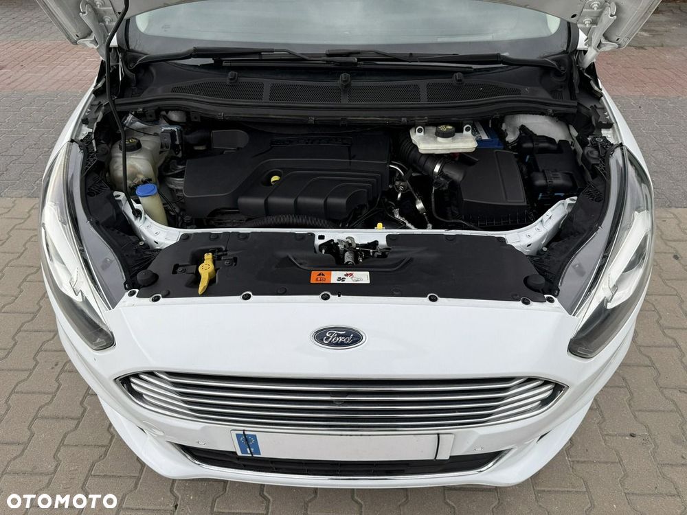 Ford S-Max - 12