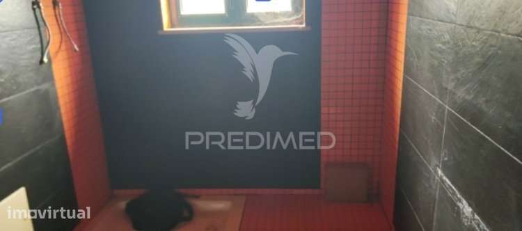 Moradia V4 para Recuperar com Excelente Área Exterior - Grande imagem: 5/7