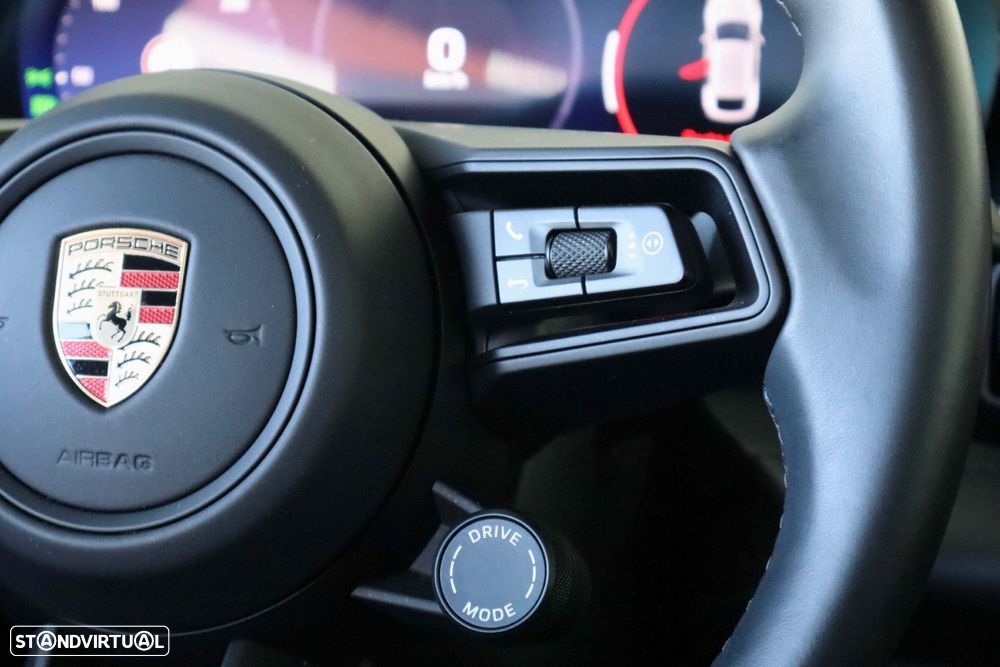 Porsche Macan Electric 4 - 31
