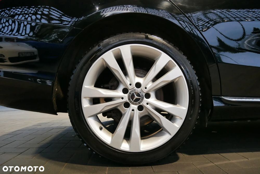 Mercedes-Benz Klasa C 300 7G-TRONIC - 38
