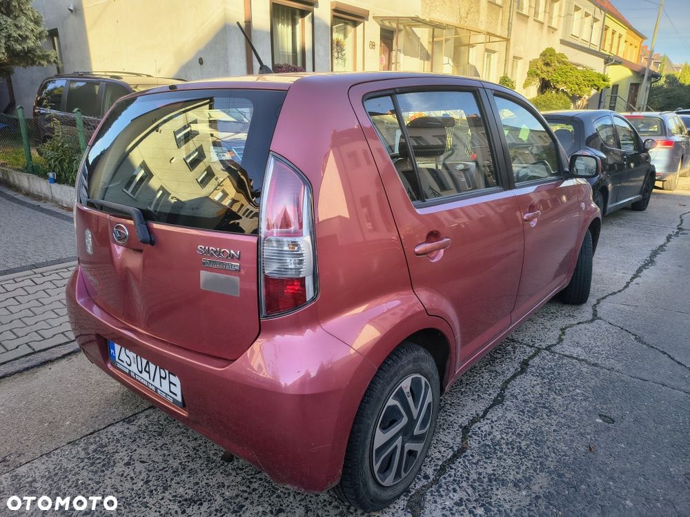 Daihatsu Sirion - 5