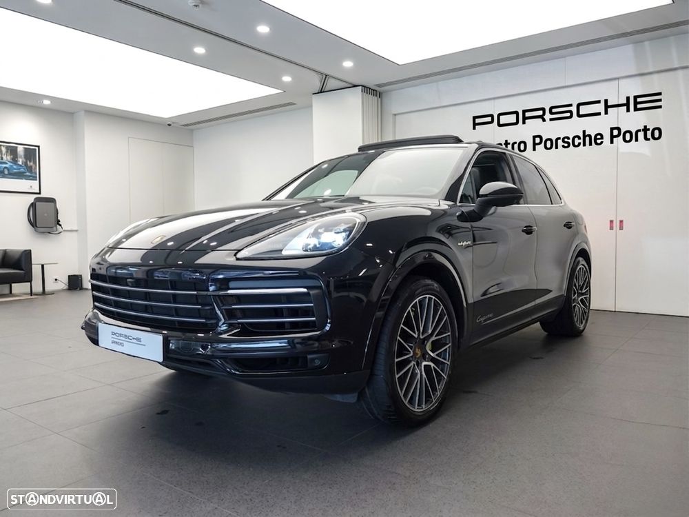 Porsche Cayenne - 1
