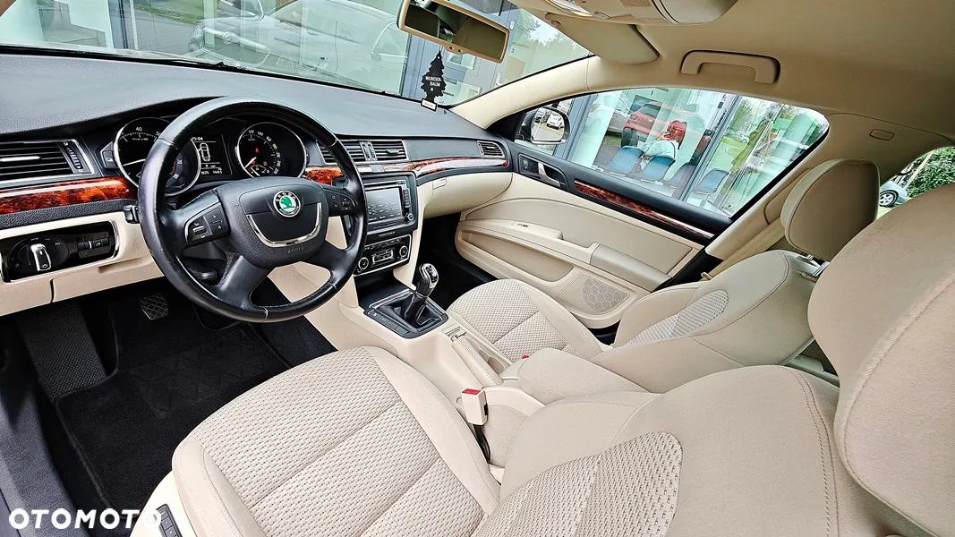 Skoda Superb 1.8 TSI 4x4 Platinum - 35