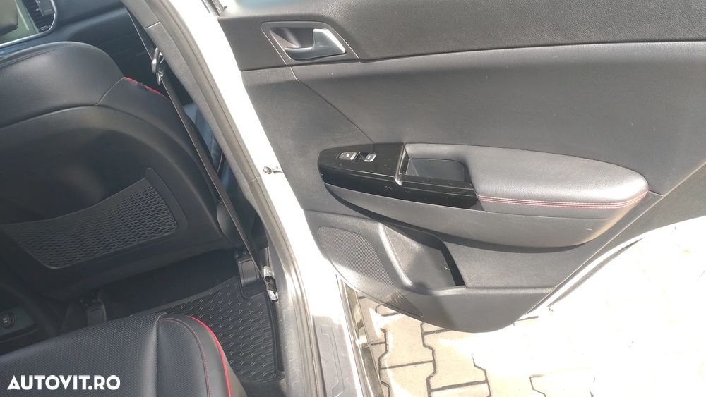 Kia Sportage 2.0 DSL 8AT HP 4x4 GT Line - 16