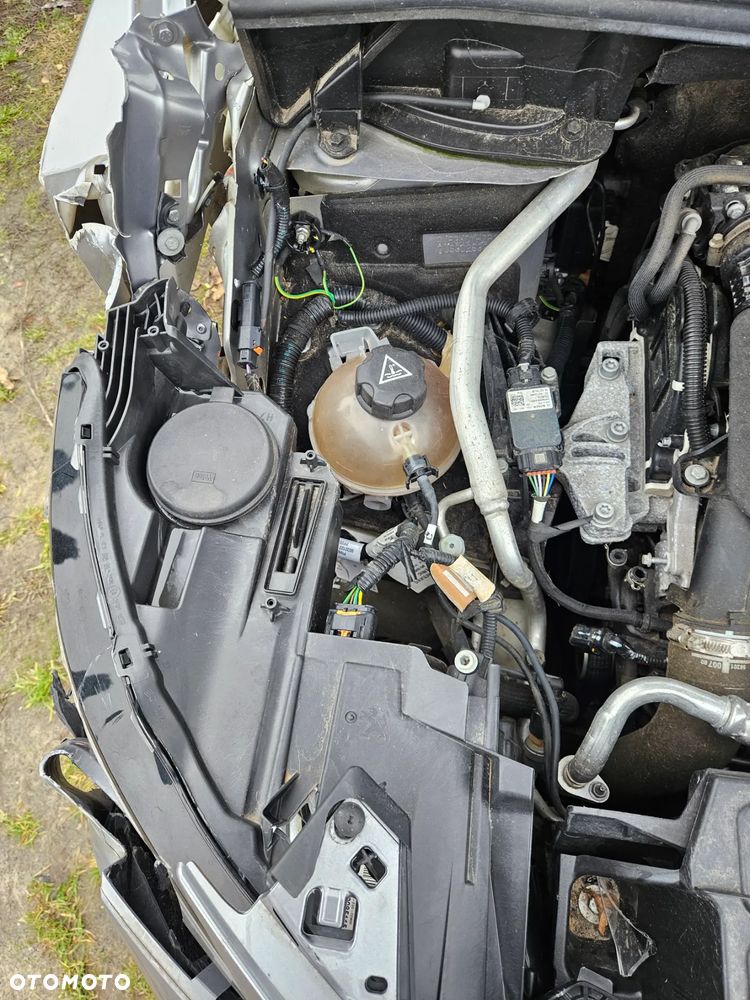 Peugeot 3008 BlueHDi 130 Stop & Start EAT8 Active - 6