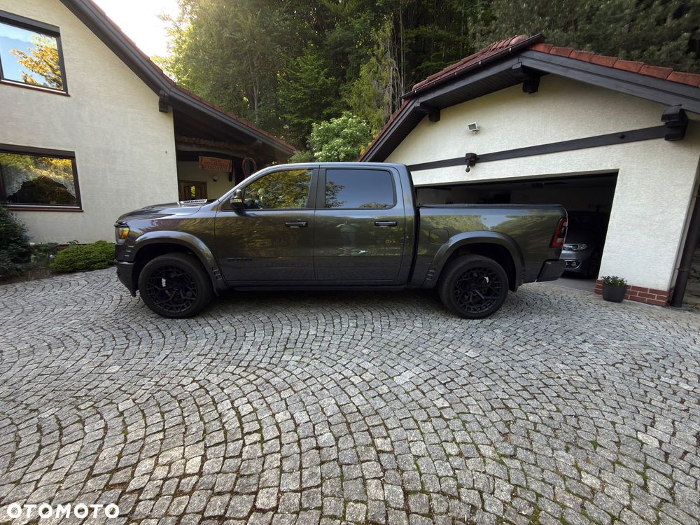 RAM 1500 Crew Cab Shortbed Laramie - 9