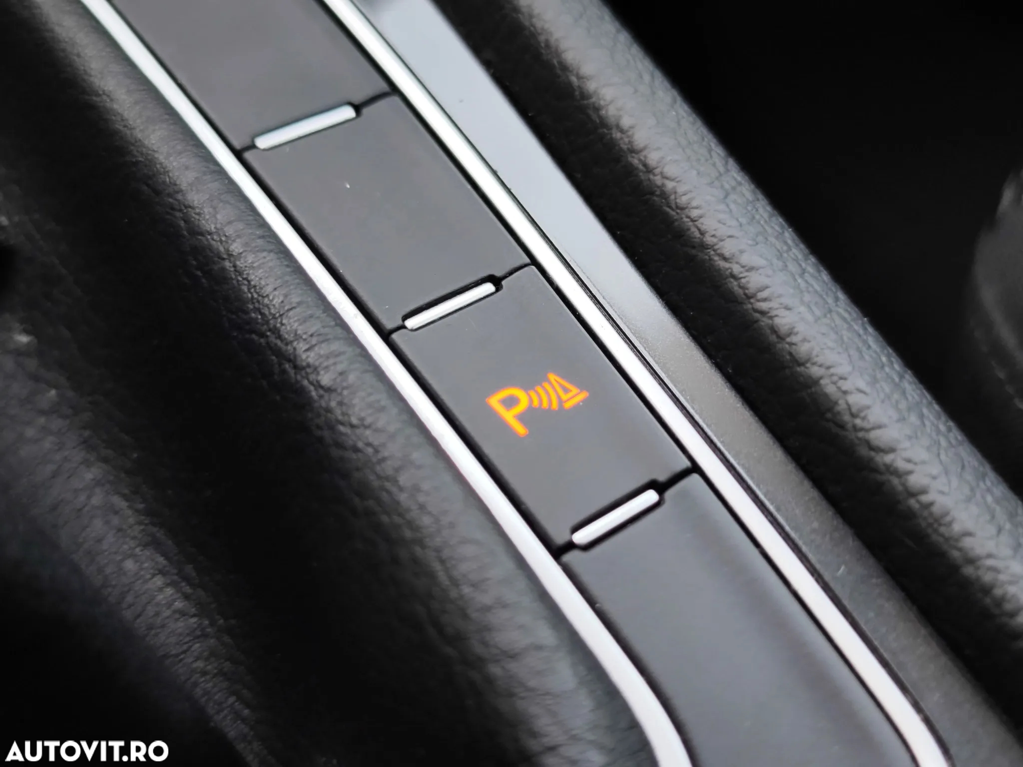 Volkswagen Golf 1.6 TDI Comfortline - 25