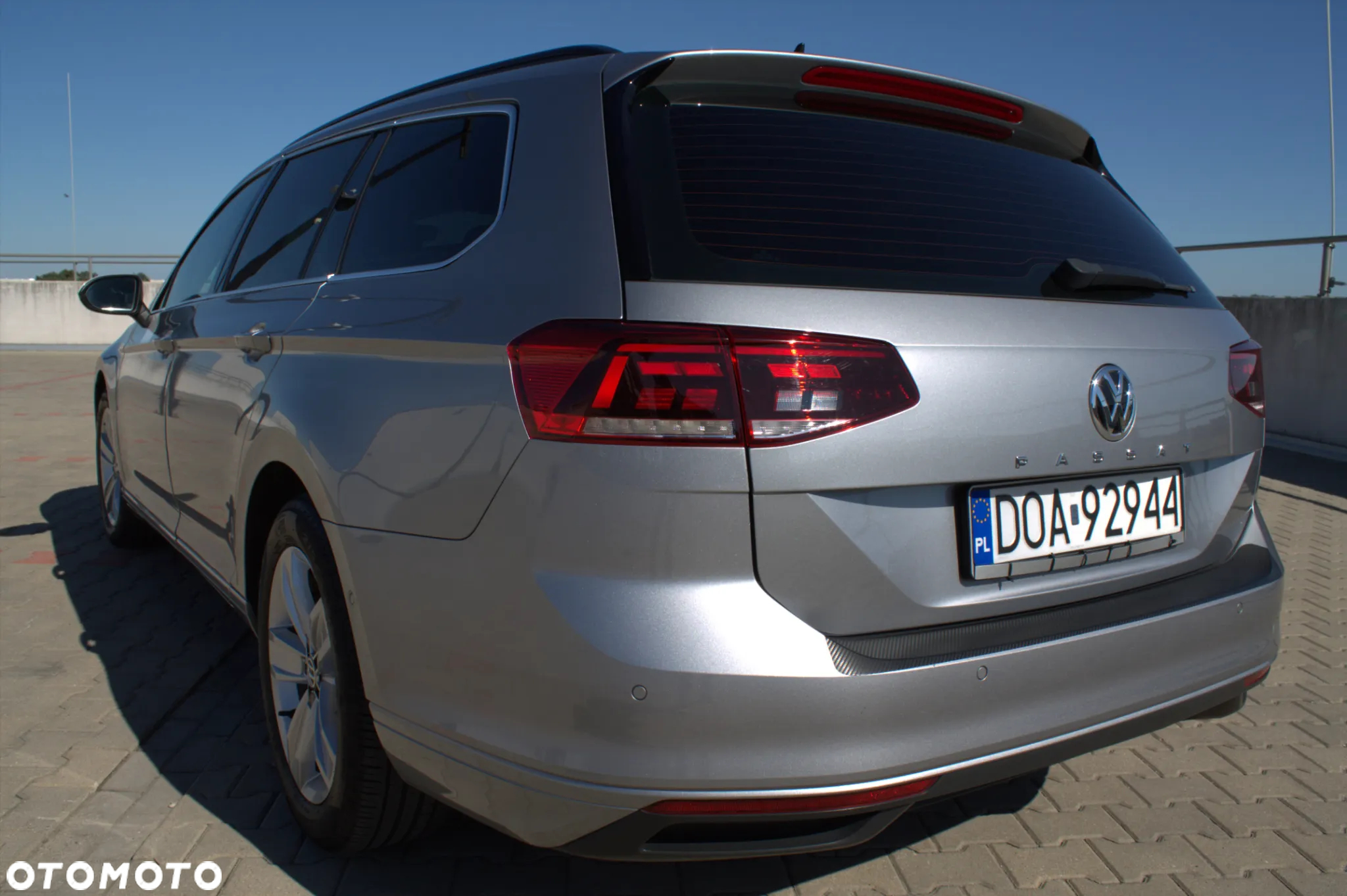 Volkswagen Passat Variant 2.0 TDI SCR DSG Business - 20