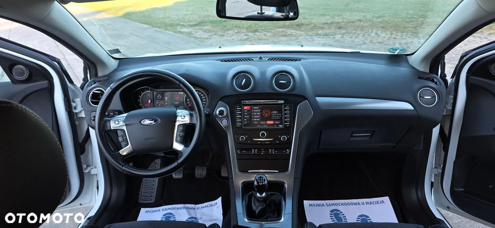 Ford Mondeo 2.0 EcoBoost Titanium - 21