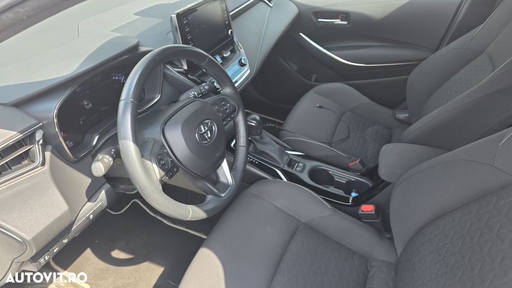 Toyota Corolla 1.8 HSD Business - 12