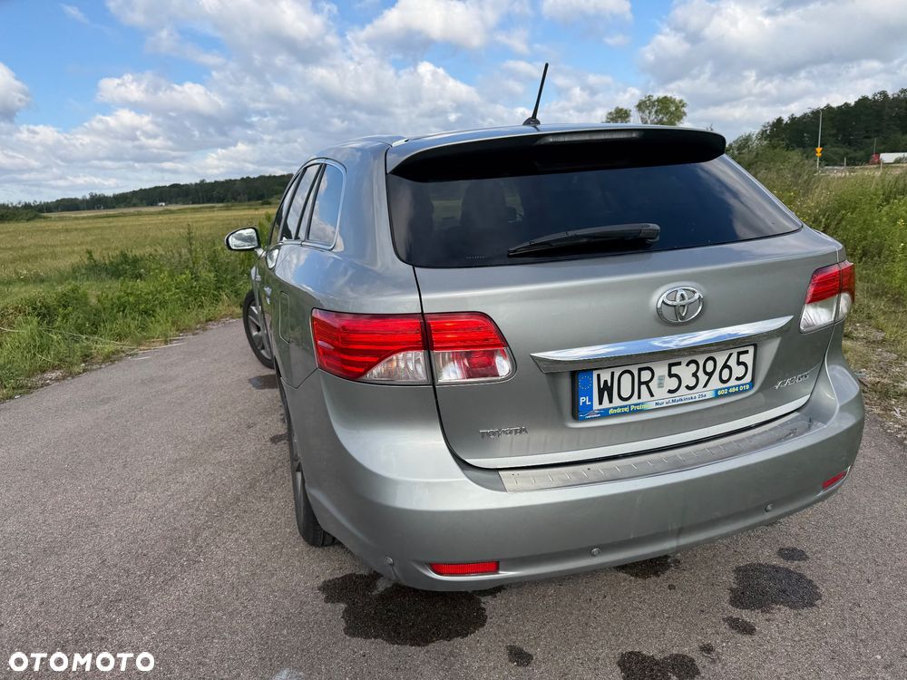 Toyota Avensis 2.0 D-4D Edition (2014) - 26