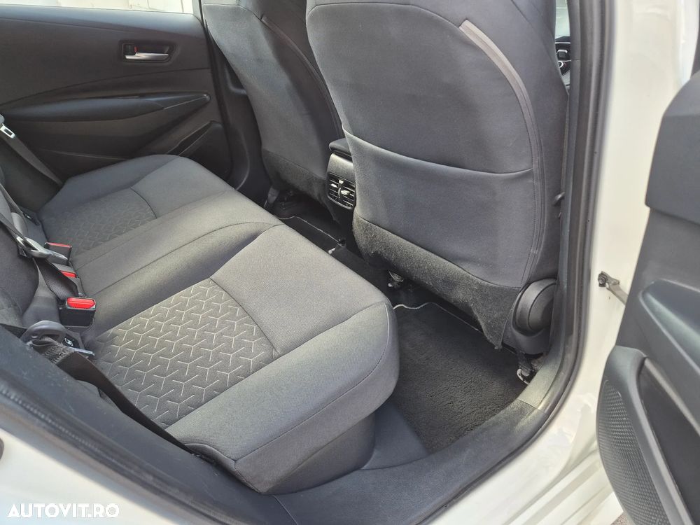 Toyota Corolla - 24
