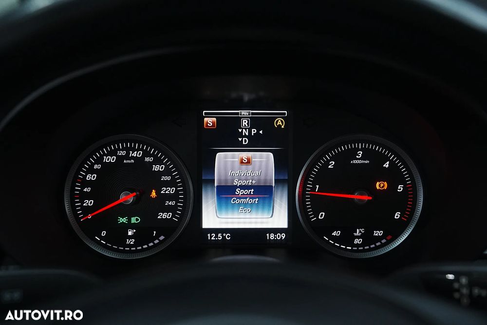 Mercedes-Benz C - 32