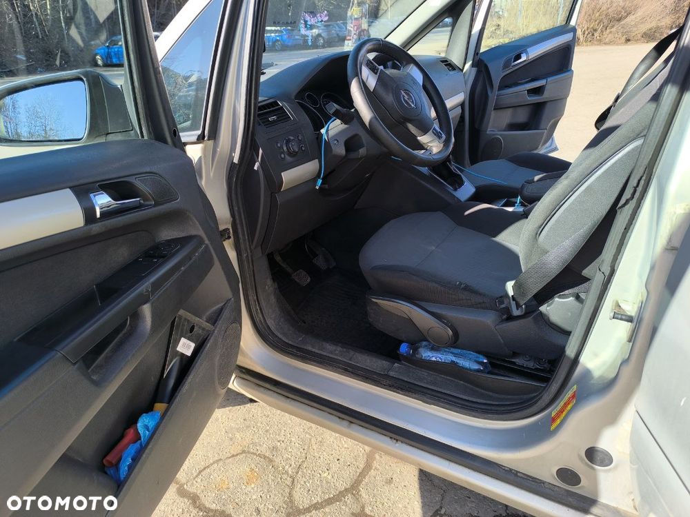 Opel Zafira 1.7 CDTI Essentia - 2