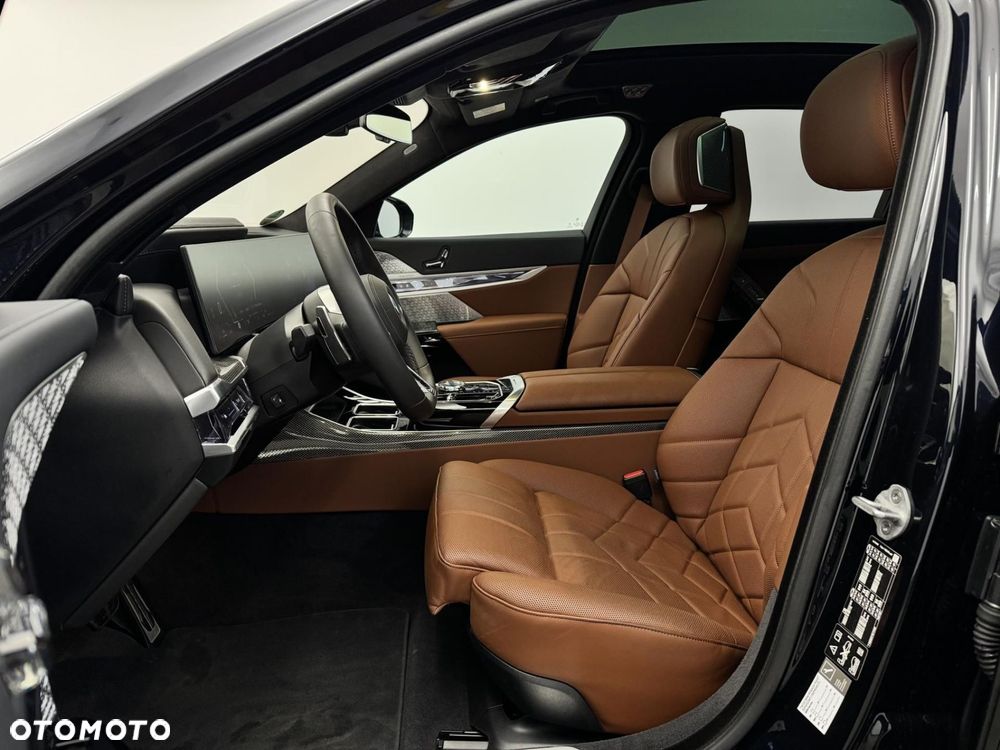 BMW Seria 7 - 16