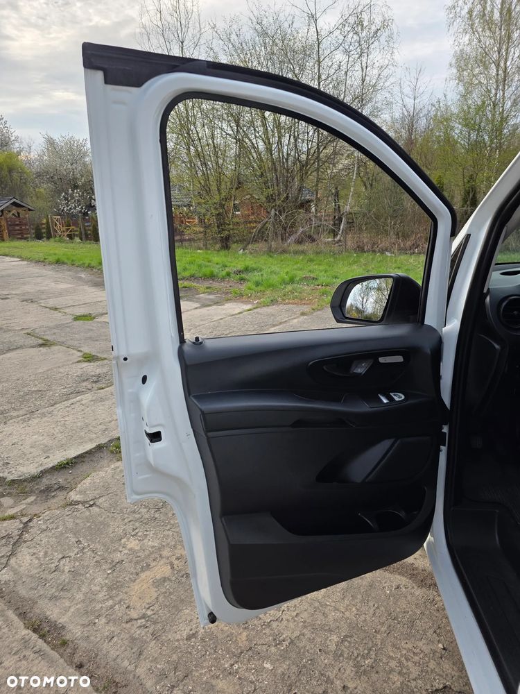 Mercedes-Benz Vito 447 klima Tempomat 145700 km long silnik 2,2 vivaro trafic custom - 24