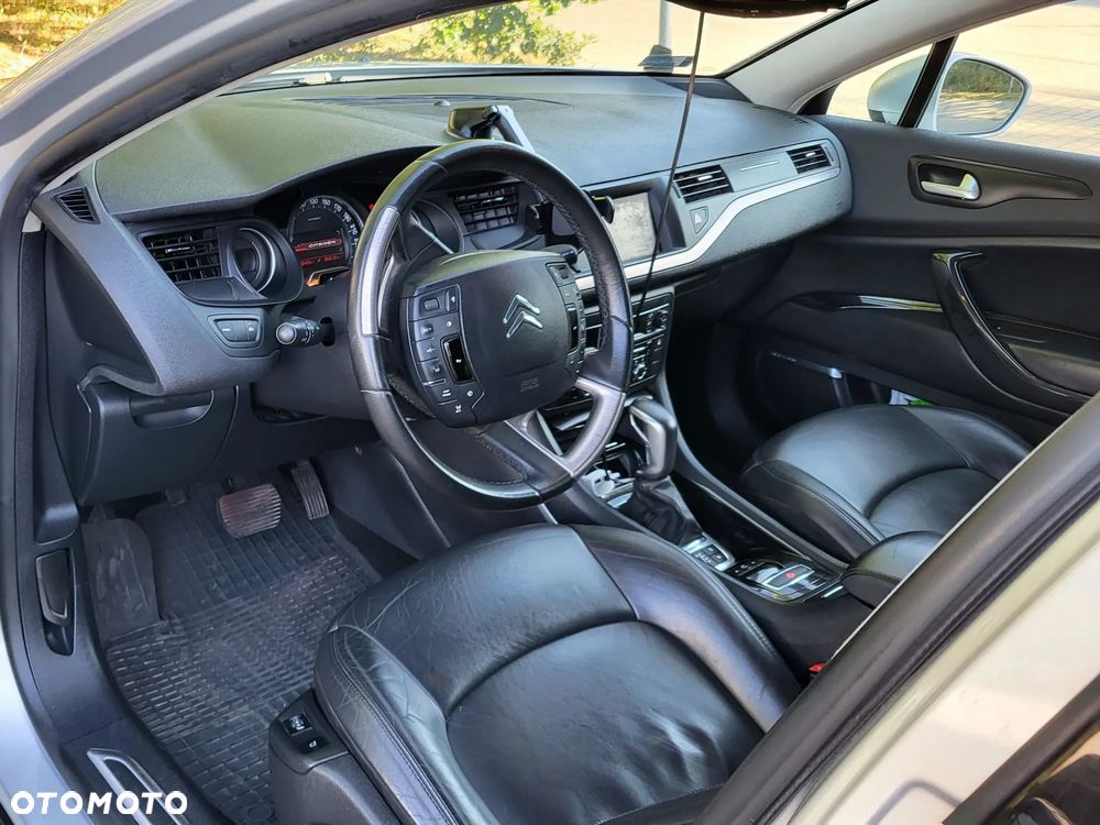 Citroën C5 Tourer V6 HDi 205 Biturbo FAP Exclusive - 4