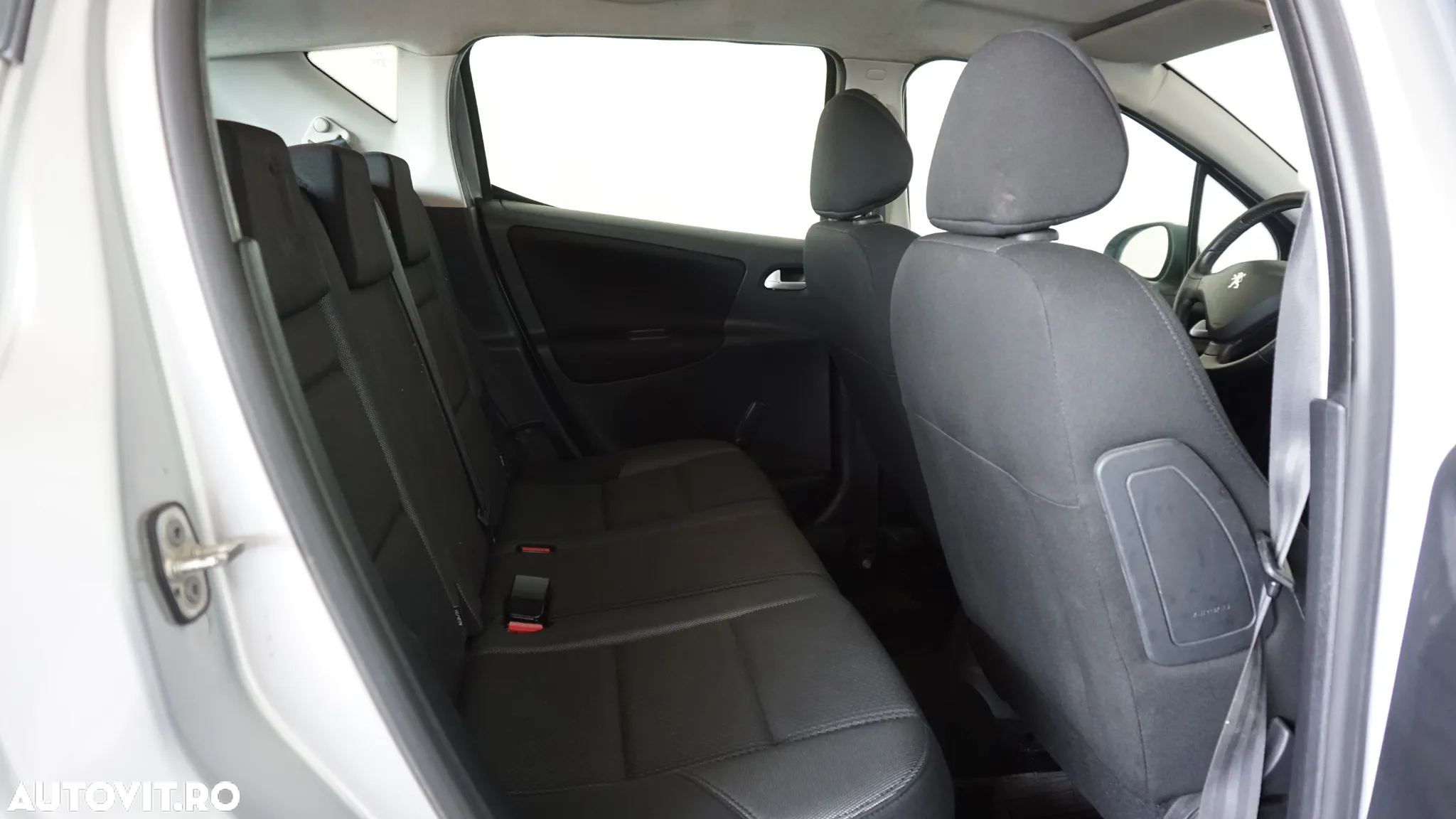 Peugeot 207 1.6 HDI FAP Allure - 25