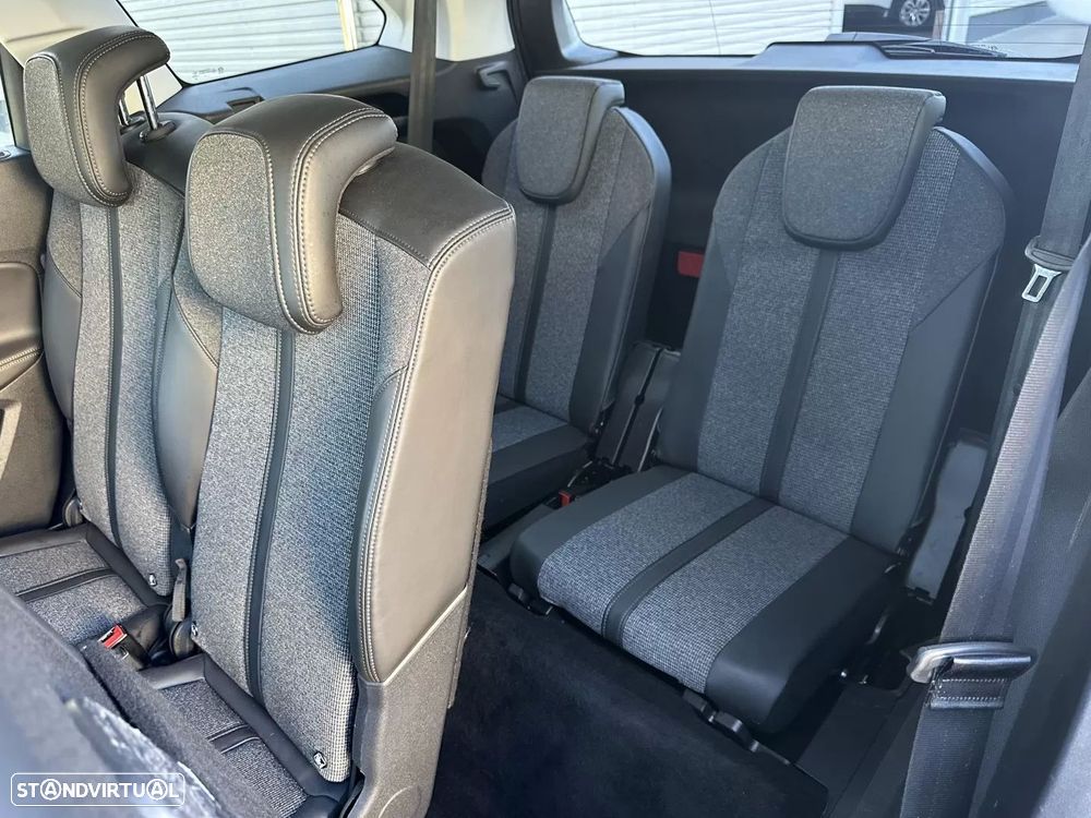 Peugeot 5008 1.2 PureTech Allure Pack - 29