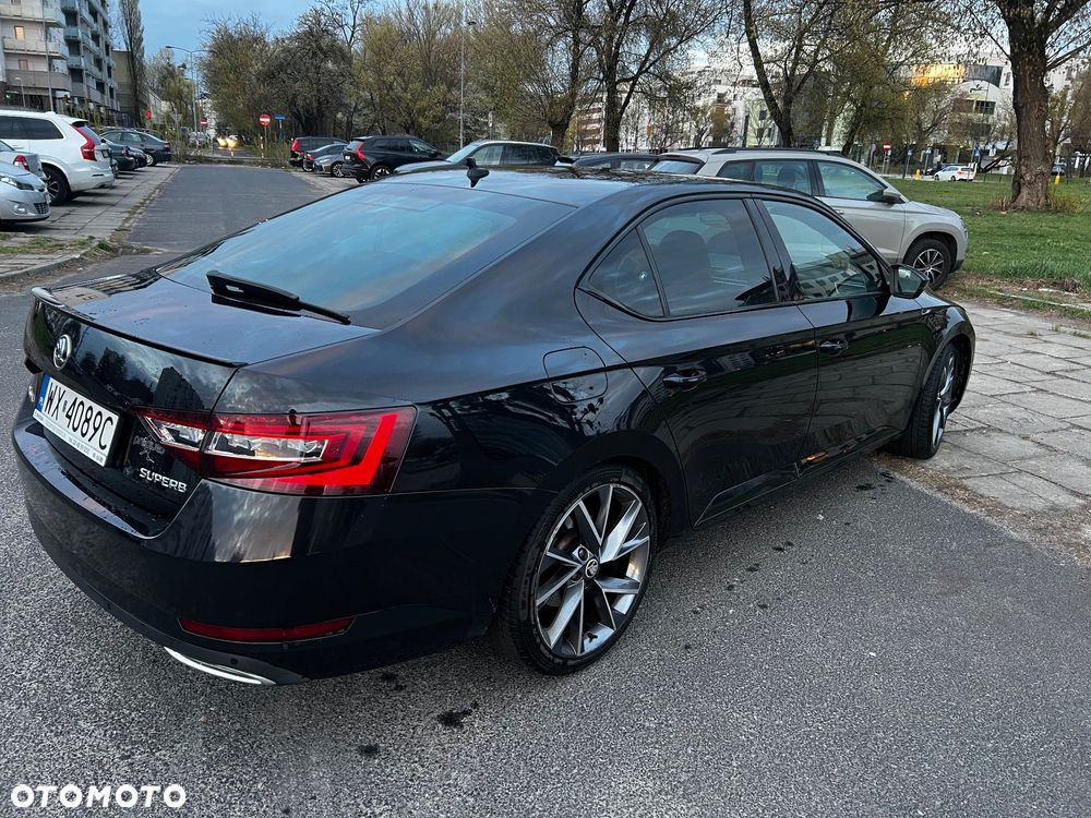 Skoda Superb 2.0 TDI Sportline DSG - 5