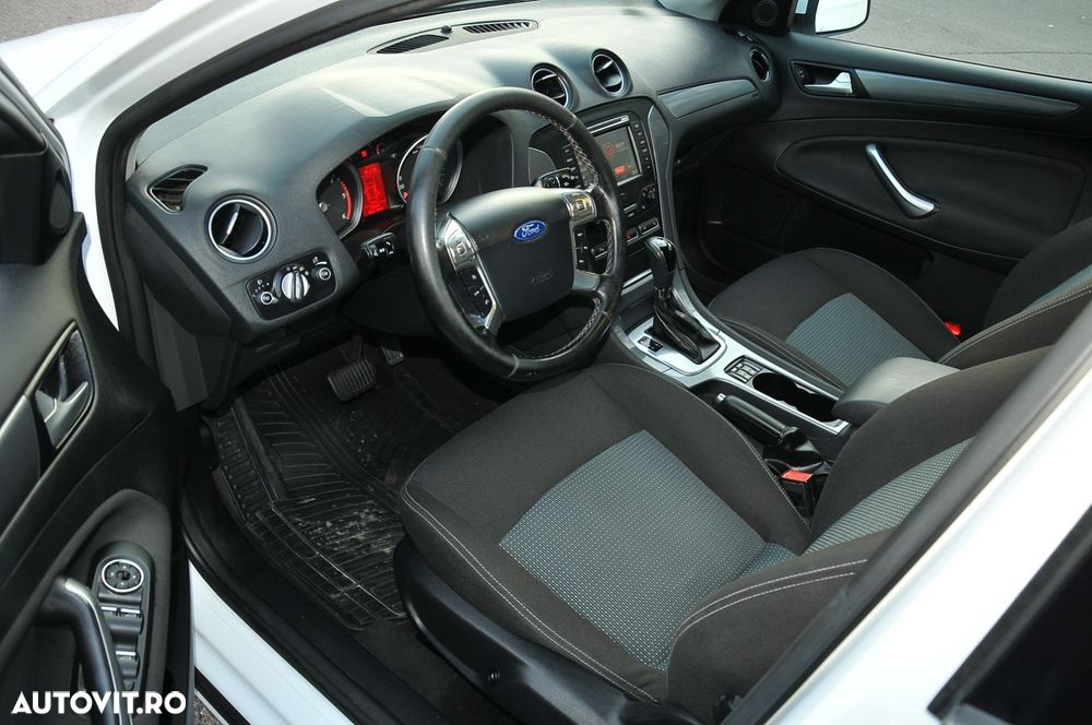Ford Mondeo 2.0 TDCi Powershift Business Class - 9