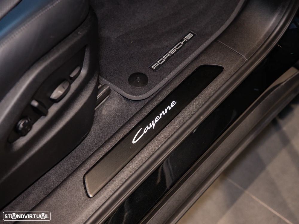 Porsche Cayenne Coupé E-Hybrid Black Edition - 45