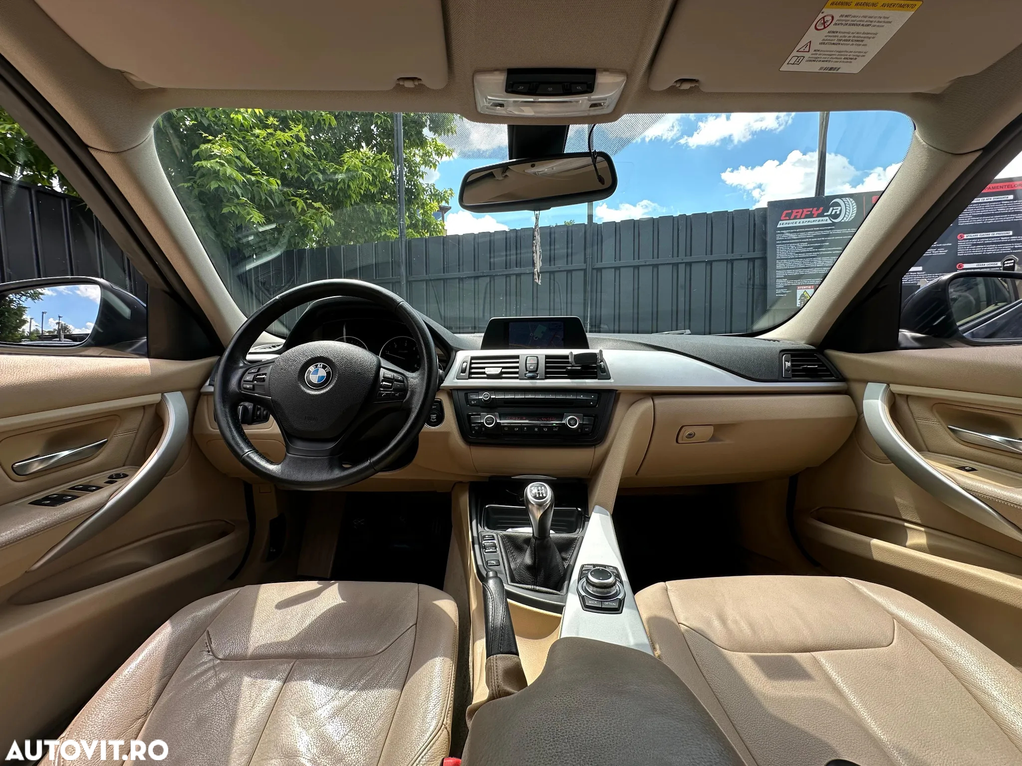 BMW Seria 3 320d - 14