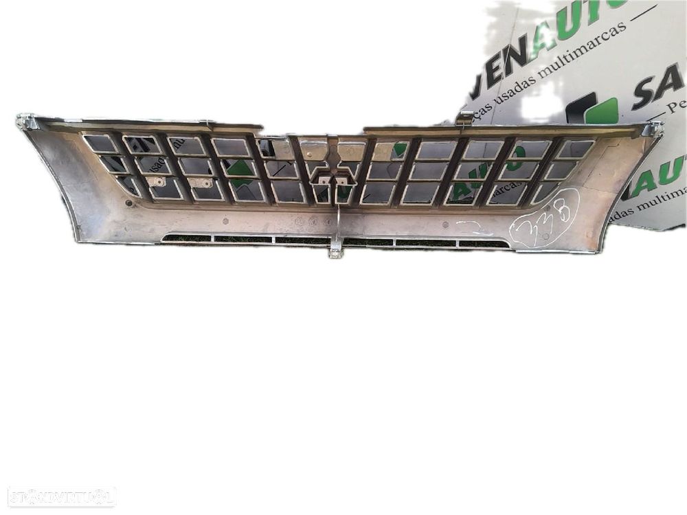 Grelha Frente / Frontal Mitsubishi Pajero Sport Van I (K90) - 2