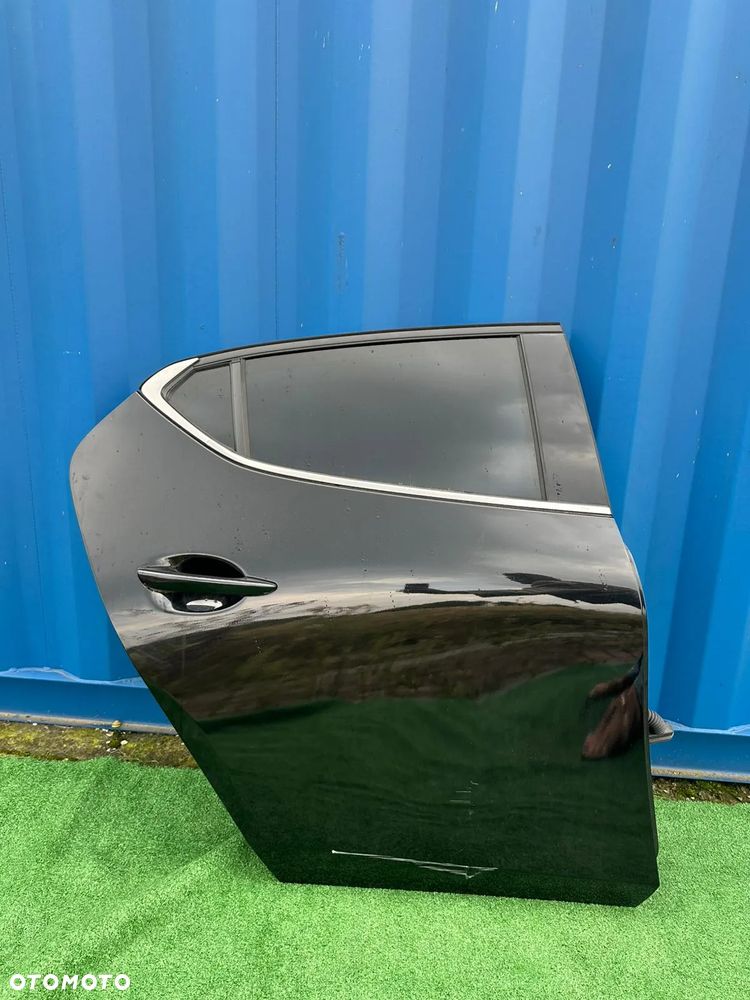 MAZDA 3 Drzwi prawe tylne prawy tył czarne 41W kolor czarny