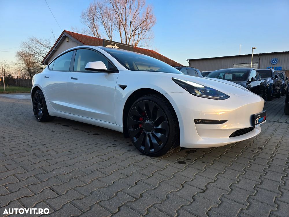 Tesla Model 3 - 7
